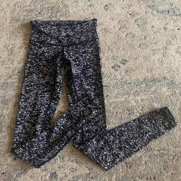 Lululemon Wunder Under FL - Picture 1 of 4